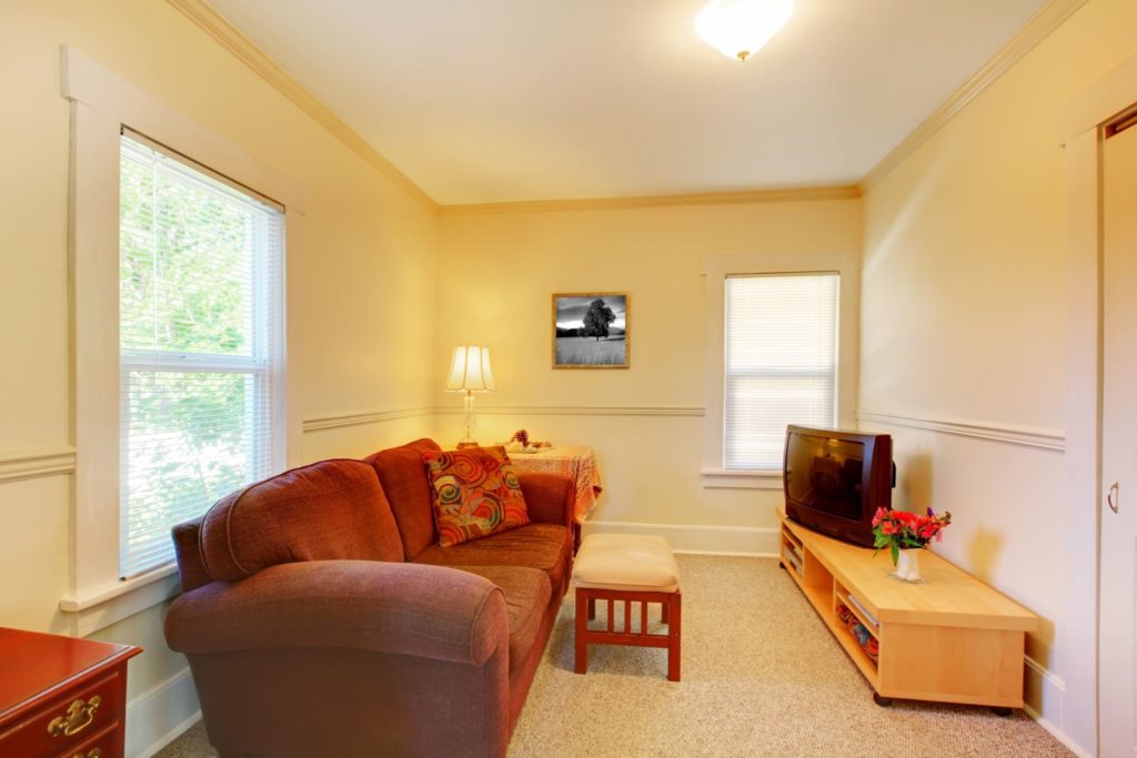 How to make your room look bigger even if its very small 2 How to make your room look bigger even if its very small 2
