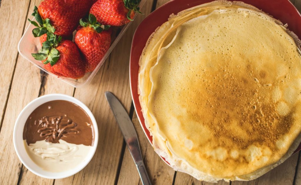 crepe pancake with nutella 1 (Medium)