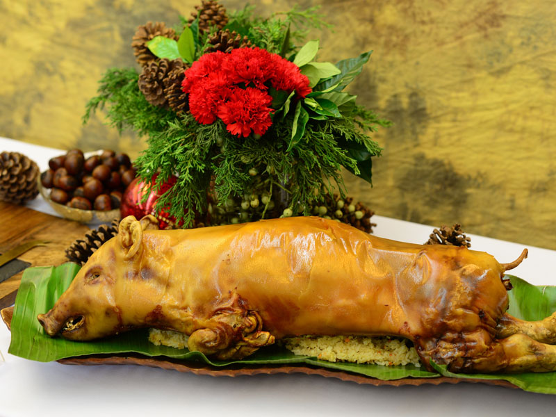 cochinillo (suckling pig) stuffed with atchara rice