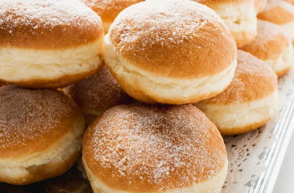 Irresistible Fried Delights: Homemade Donuts Made Easy 1 Irresistible Fried Delights: Homemade Donuts Made Easy 1