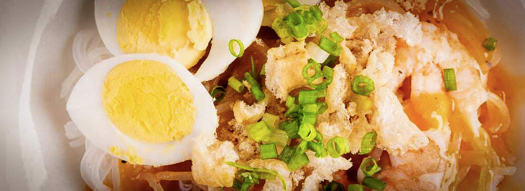 How to make easy Pancit Palabok - Recipe ni Mama Sita! 4 Pancit Palabok