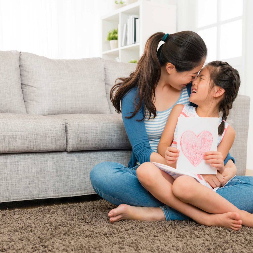 Upgrade Your Mom Fashion: 10 Budget Friendly Stylish Ideas 1 Upgrade Your Mom Fashion: 10 Budget Friendly Stylish Ideas 1