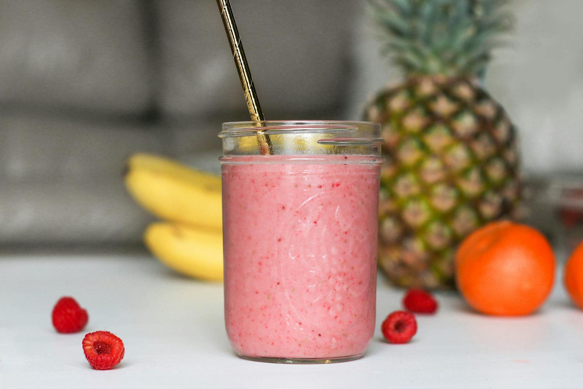Beat the Heat: 20 Refreshing Ideas to Stay Cool This Summer 3 mason jar with shake and straw