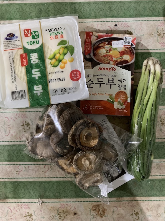 How to Make a Classic Korean Soft Tofu Stew in Minutes -Quick and Easy Soondubu Jjigae 1 How to Make a Classic Korean Soft Tofu Stew in Minutes -Quick and Easy Soondubu Jjigae 1