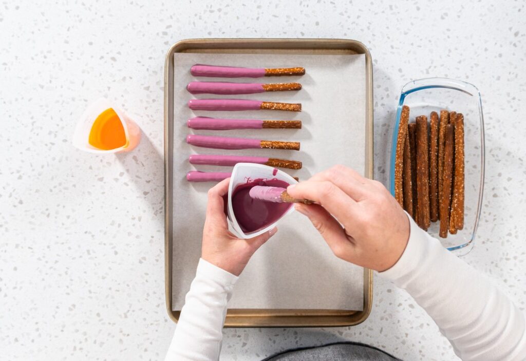 Halloween chocolate-covered pretzel rods