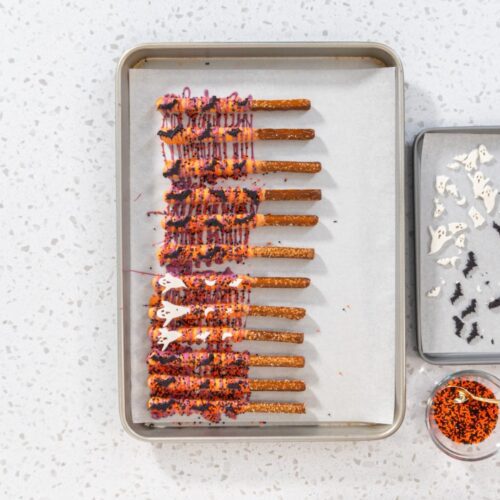 Easy Halloween Chocolate-Covered Pretzel Rods 6