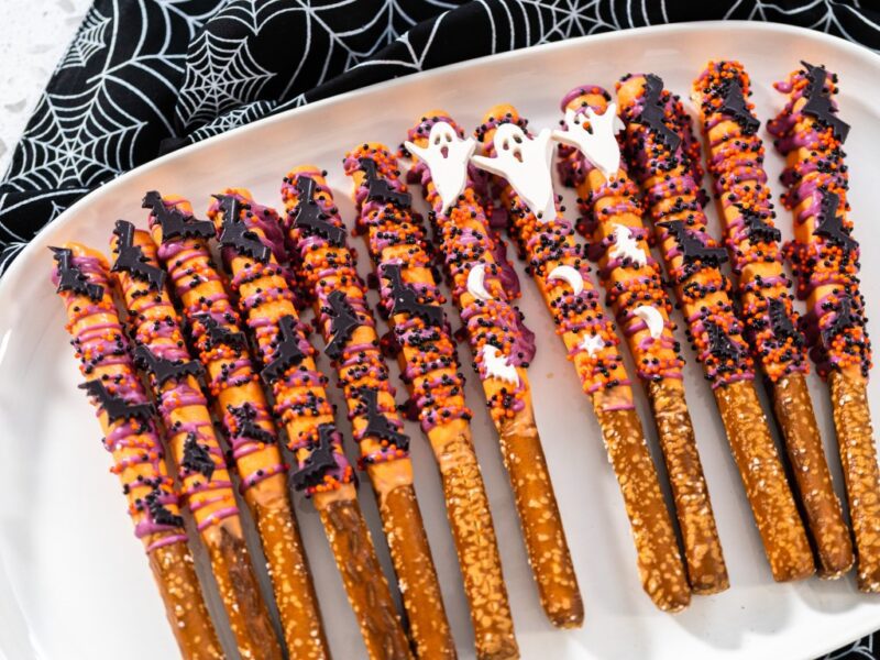 Easy Halloween Chocolate-Covered Pretzel Rods