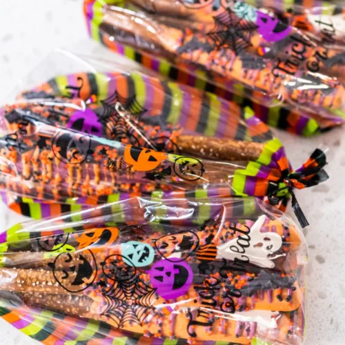 Easy Halloween Chocolate-Covered Pretzel Rods 7
